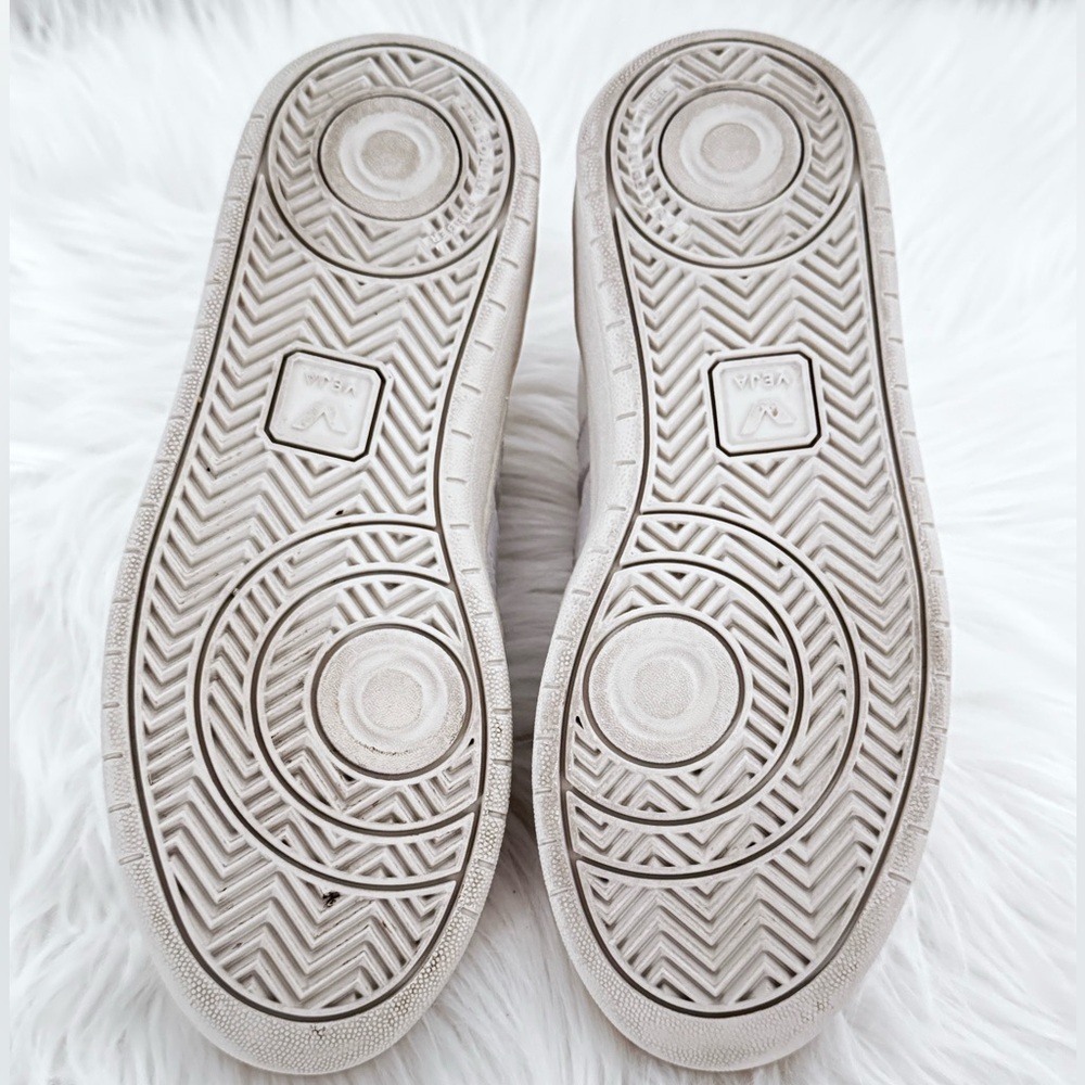 Veja V-10 CWL Sneakers - Picture 9 of 11